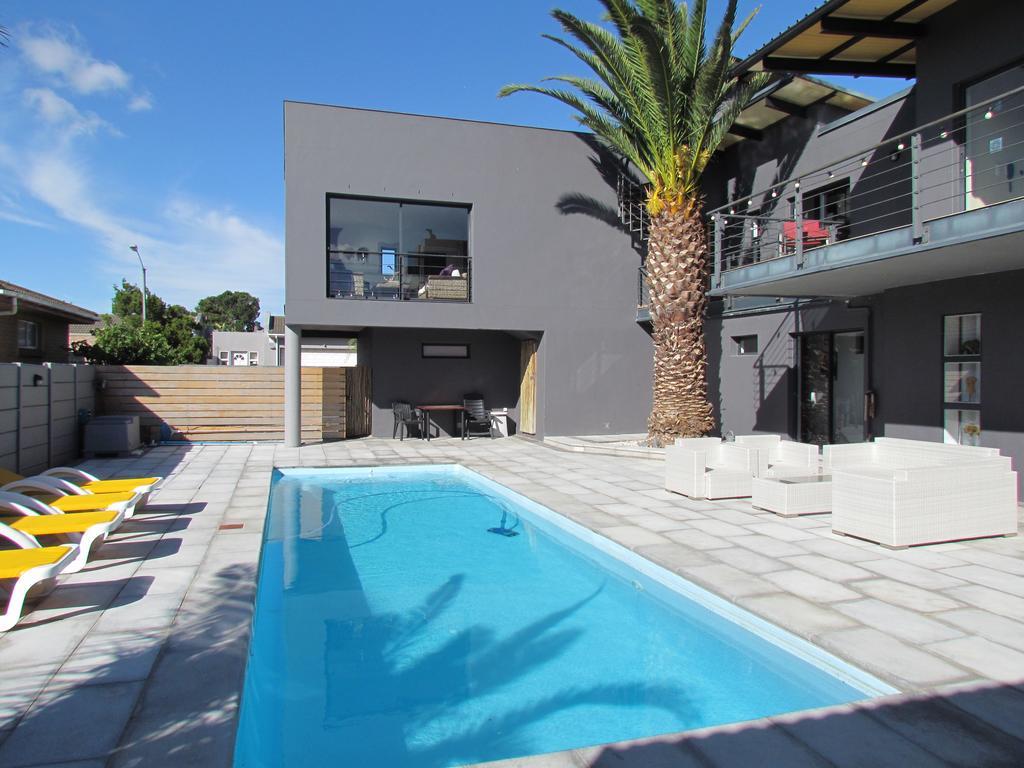 Capetown 4U Guesthouse Блубергстранд Екстериор снимка
